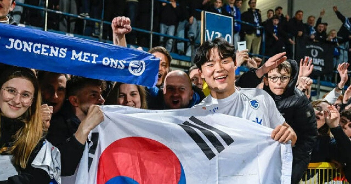 '감독이 이적 승인했다'…'EPL 진출설' 한국 공격수, 이적 시장 막판 영입 추진