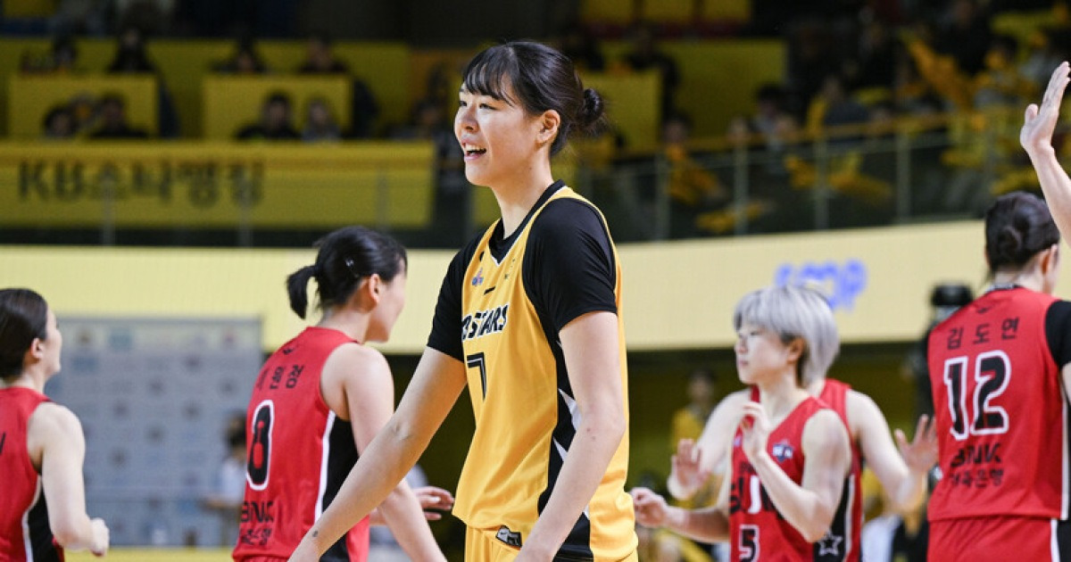 ‘국보센터’ 박지수, 개인 통산 19번째 라운드 MVP 선정…하나은행 정현은 데뷔 첫 MIP