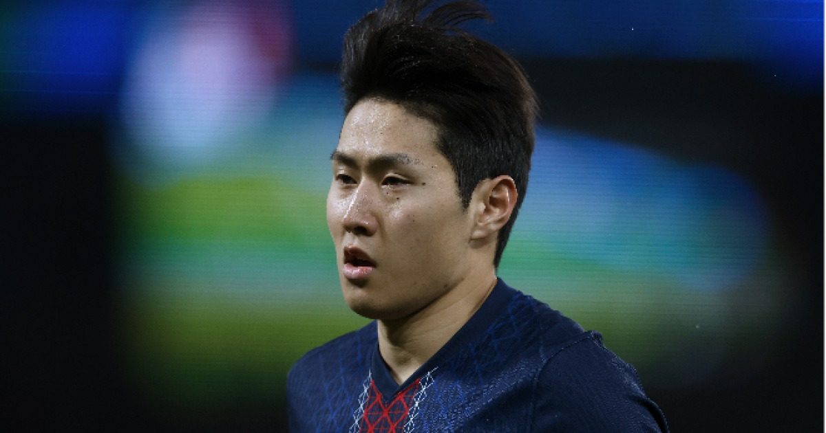 아틀레티코도 토트넘도 아니었다...  ‘PSG 잔류’ 이강인, 이적 아닌 재계약 가까워졌다···“LEE가 이적 제안 거절”