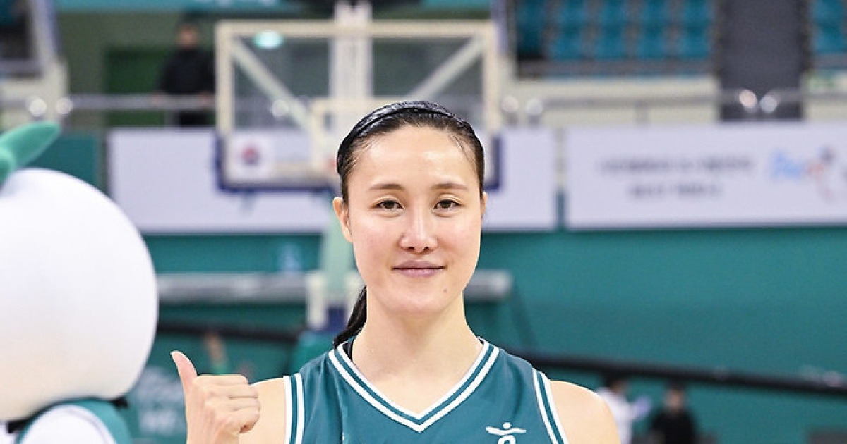 '리빙 레전드' 김정은, 여자프로농구 사상 첫 은퇴 투어...4일 삼성생명전부터 시작