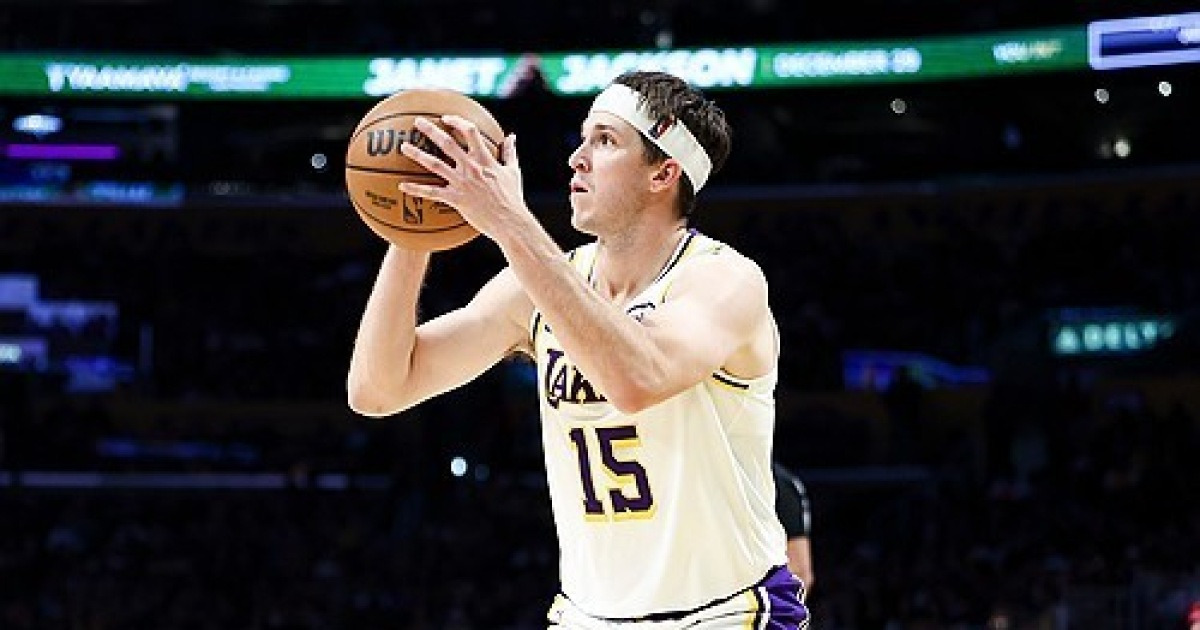 ‘종아리 부상 회복’ 리브스, 복귀전서 15점···LAL은 르브론·돈치치 앞세워 BKN 제압