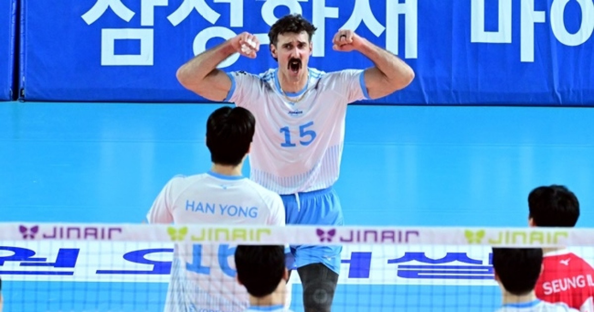 선두 현대캐피탈과 1점 차! ‘러셀 23득점’ 대한항공, 삼성화재 3-0 격파…‘모마-강소휘 쌍포 활약’ 도로공사, 정관장에 3-1 승