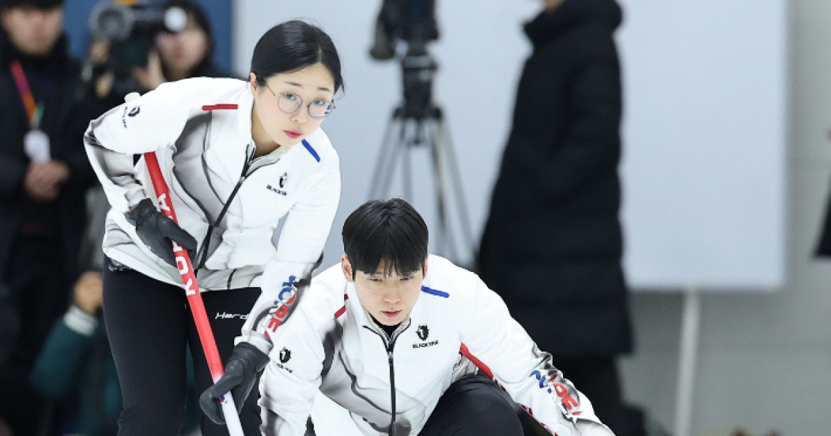 '팀 김' 아닌 '선영석'으로…개막 앞서 컬링 믹스더블로 스타트