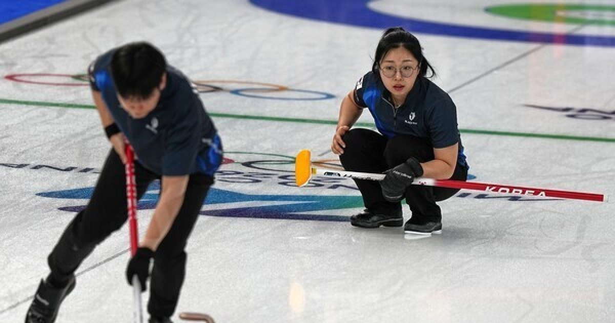 [밀라노 동계올림픽] '김선영·정영석 출격' 韓 컬링 믹스더블, 이탈리아에 패배...라운드 로빈 2연패