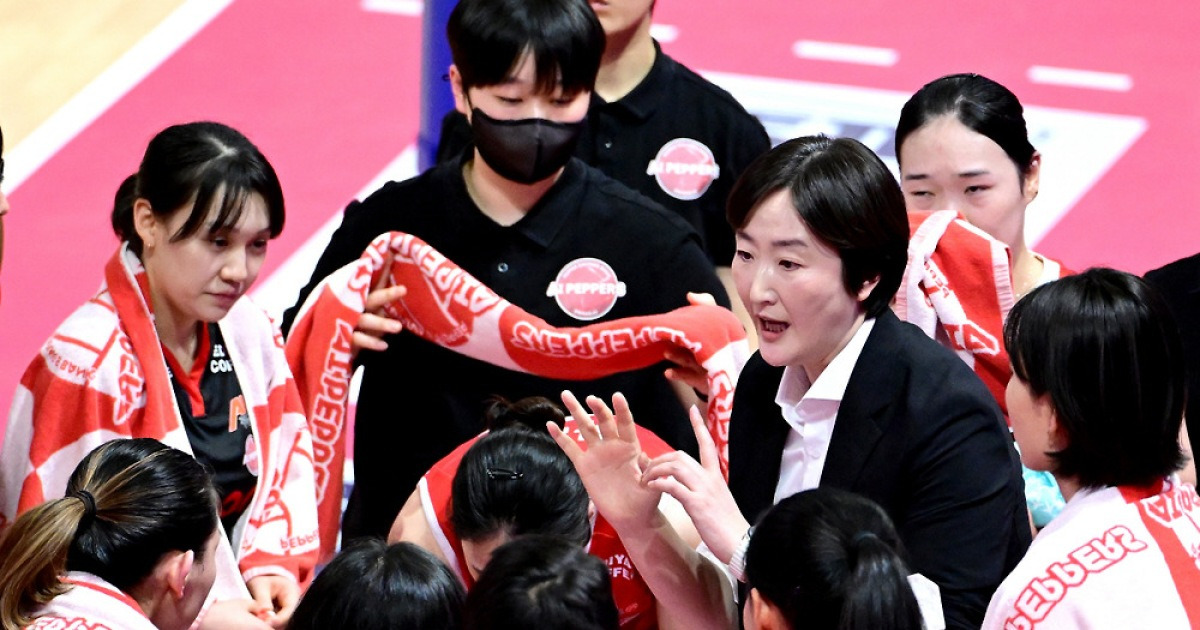 7777 다음은 6? → 만년꼴찌 페퍼저축은행, 역대 최고성적 확실시.. 9연패 임팩트 컸지만 나아가고 있다