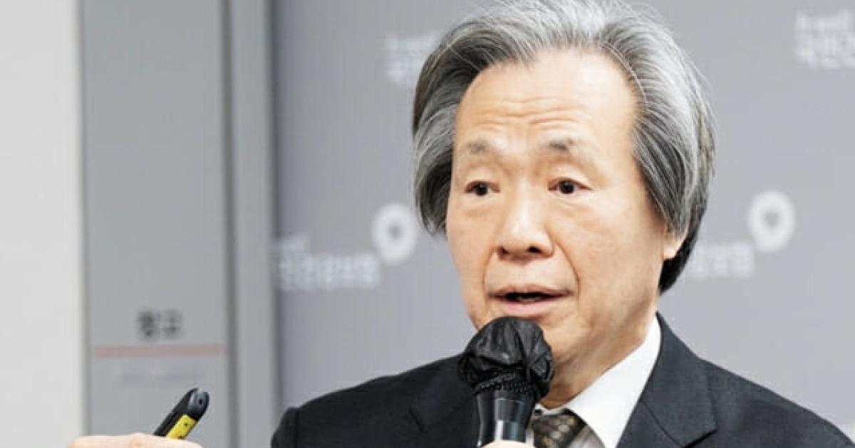「このままでは健康保険財政は疲弊してしまう…病院や病院での過剰治療を根絶します」。