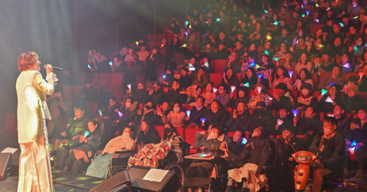 광주 서구 '김장훈의 누워서 보는 콘서트' 관련 이미지