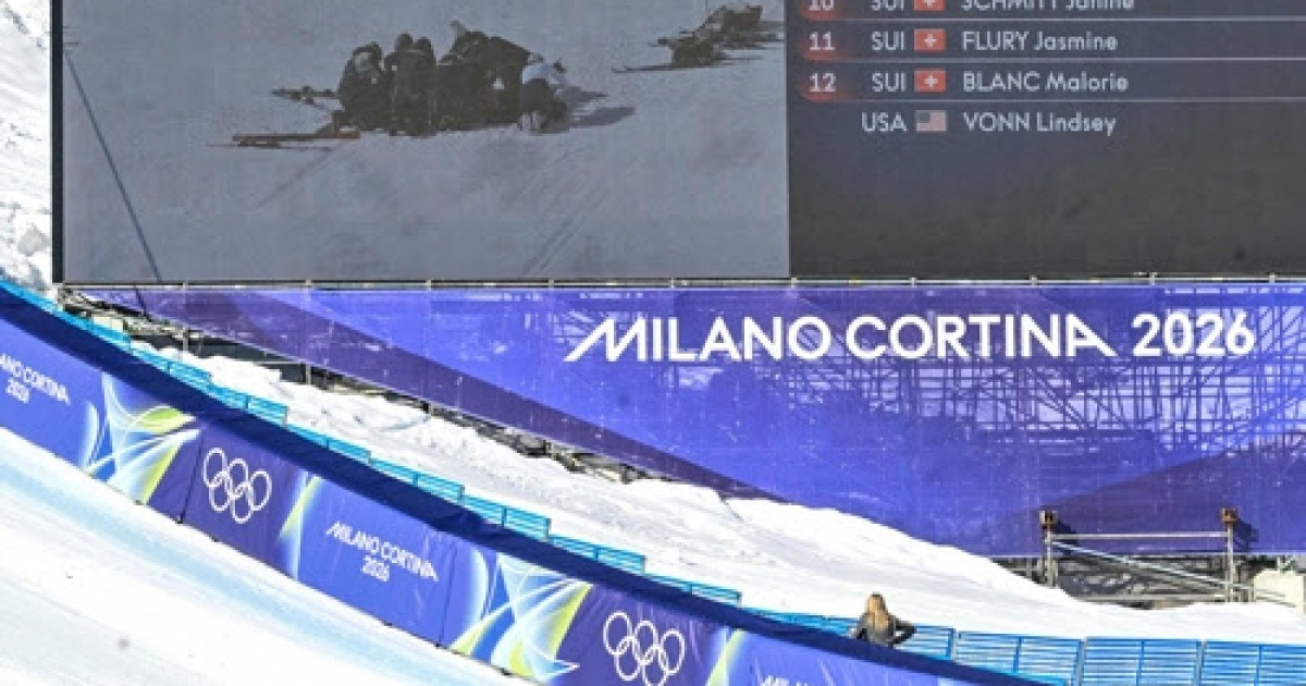 '스키여제' 린지 본, 활강 경기 도중 큰 사고...헬기로 병원 후송