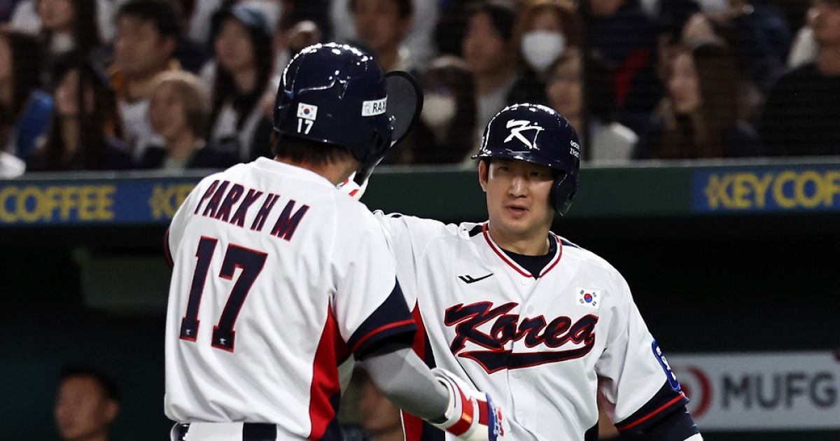 한화 최재훈, 손가락 골절…야구대표팀 포수 교체 불가피