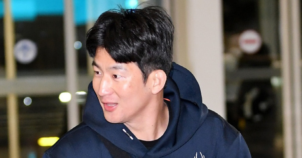 한화도 WBC 대표팀도 '초비상' 걸렸다…최재훈 '골절' 소견 "3~4주 이탈"