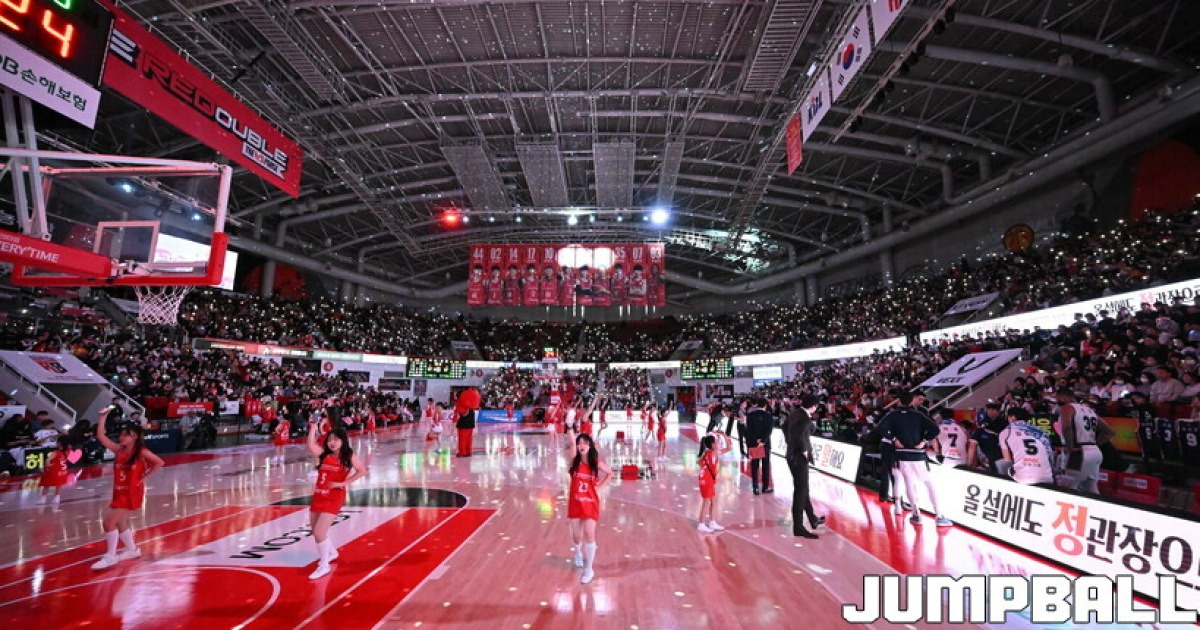 [케미터뷰] 처음엔 의심...정관장 식당에 풍긴 떡볶이 냄새, 선수들도 깜짝 “한두 접시 더 먹게 되더라고요”