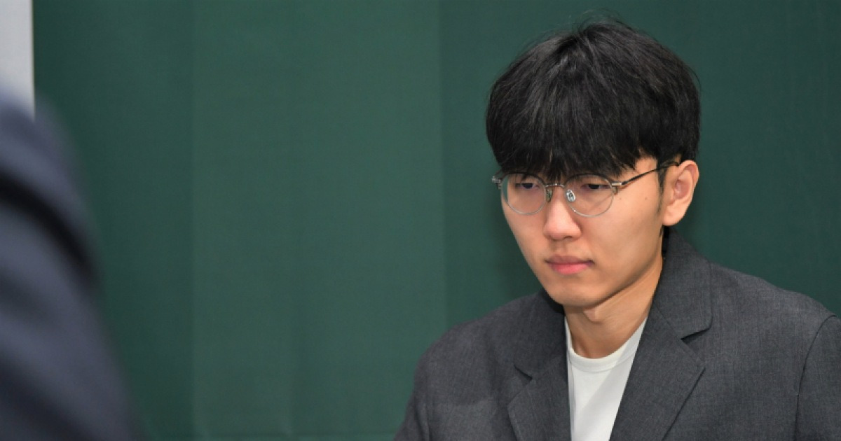 ‘농심배 21연승’ 신진서 꺾은 강유택, 바둑리그 최종전 출격