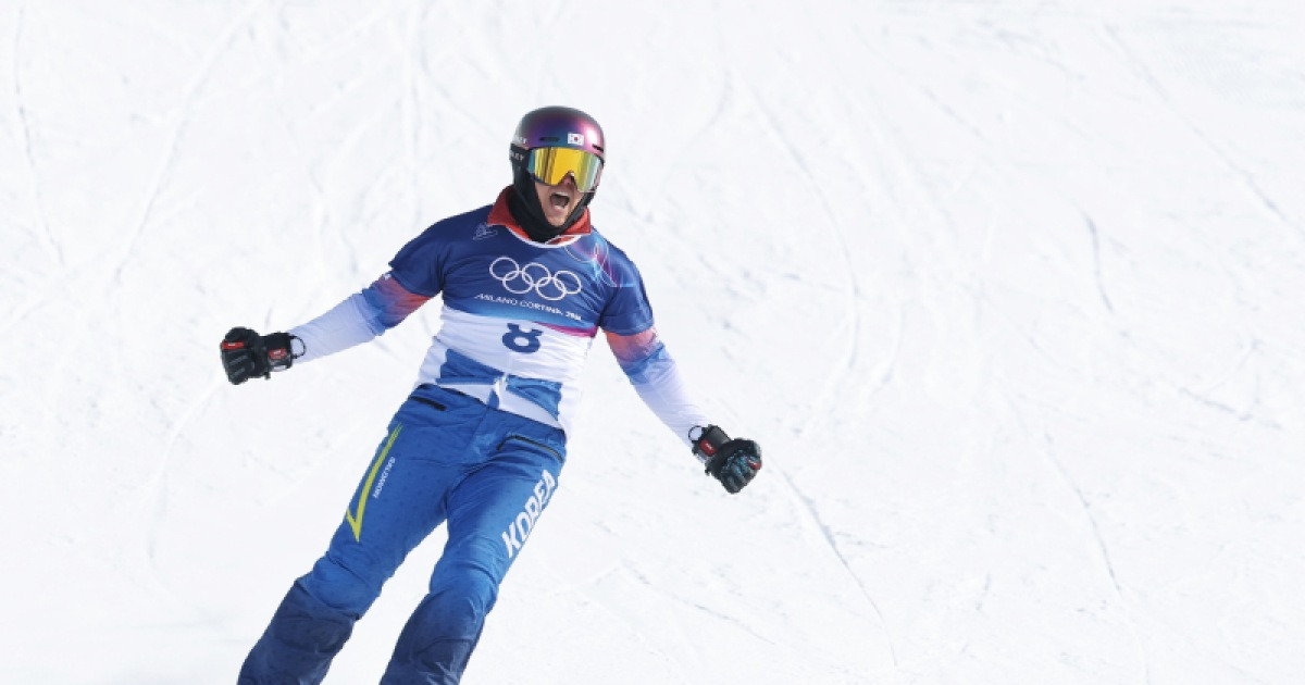 스노보드 김상겸, 은메달 확보 쾌거…한국 올림픽 400번째 메달 [밀라노 동계올림픽]