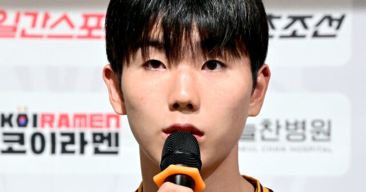 투데이 국내 축구 | [MD포토] 경희대 장하윤 '통영에서 우승을'