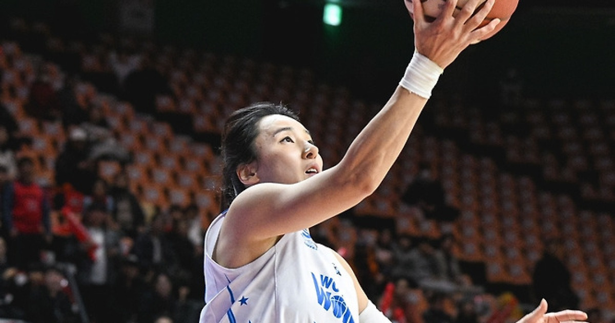 우리은행, 4강 PO 경쟁자 BNK에 연장승…김단비 괴력의 42점