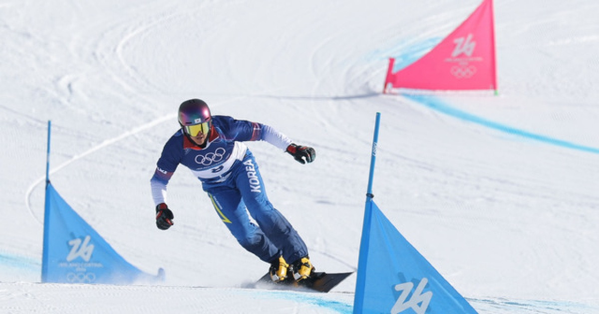 /동계올림픽/스노보드 김상겸, 4번째 올림픽 도전 끝 첫 메달…한국 통산 400번째 은빛 쾌거