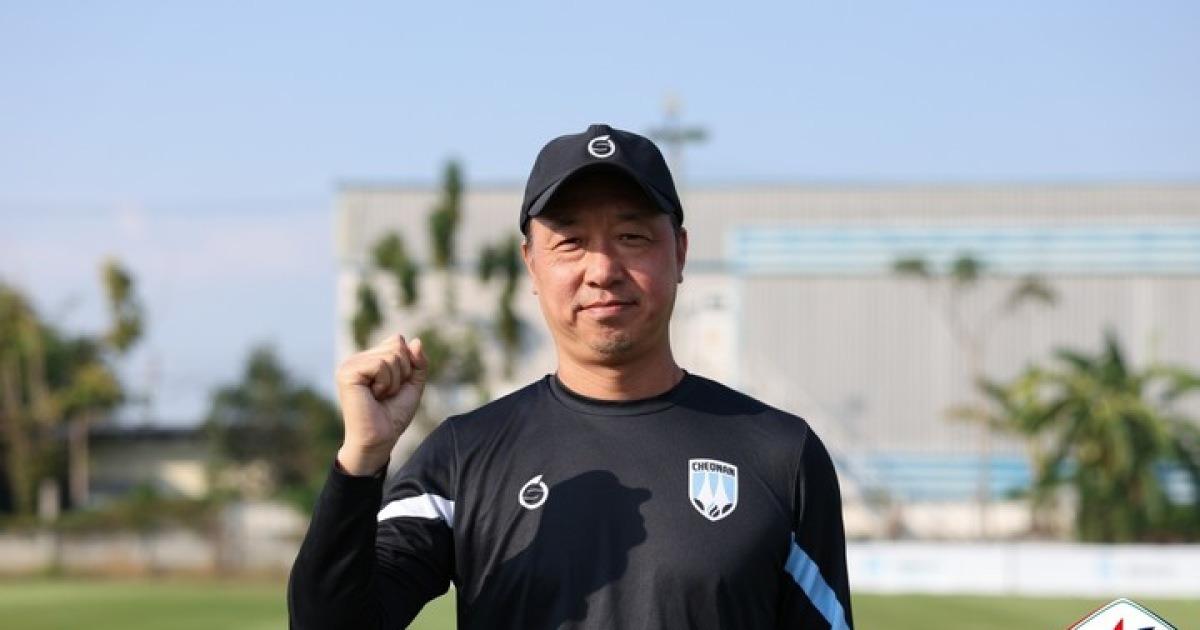 'K리그1 승격 도전' 천안 박진섭 감독 "지옥 훈련 견딘 정신력으로 5위 내 안착이 목표"