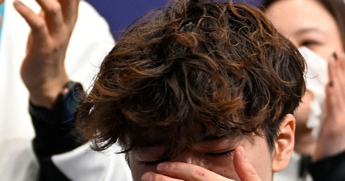 "죄송합니다, 정말 죄송합니다" 日 결국 눈물 펑펑…'피겨 에이스' 개인 베스트 찍고도 美 말리닌에 밀려 '일본 2연속 은메달'