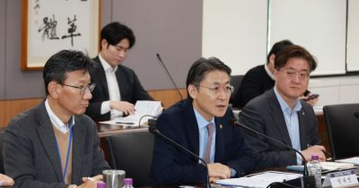연체 없는 저신용 자영업자도 신용카드 발급…후불교통도 허용