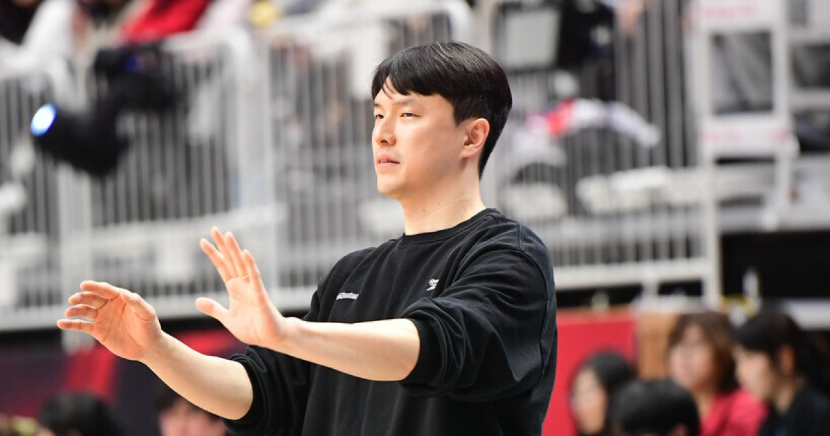 “다 말씀드리기는 어려울 것 같습니다” 사령탑 없이 진행된 전반전, 김효범 감독이 밝힌 지각 출근 사유