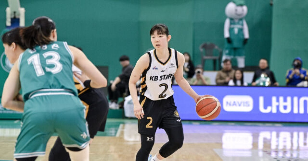 이제 공동 1위다…'허예은 18득점+박지수 더블더블' KB스타즈, 하나은행 꺾고 7연승 [MD부천]