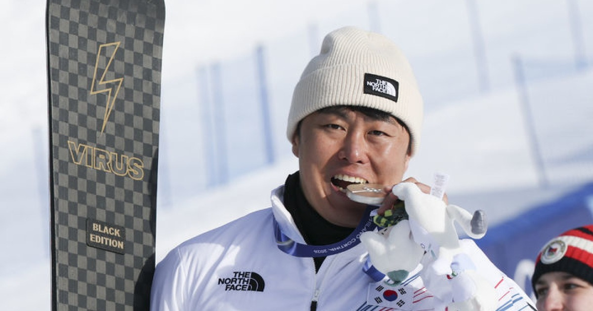 '은빛기적' 스노보드 김상겸, 밀라노 올림픽 평행대회전 은메달 [뉴시스Pic]