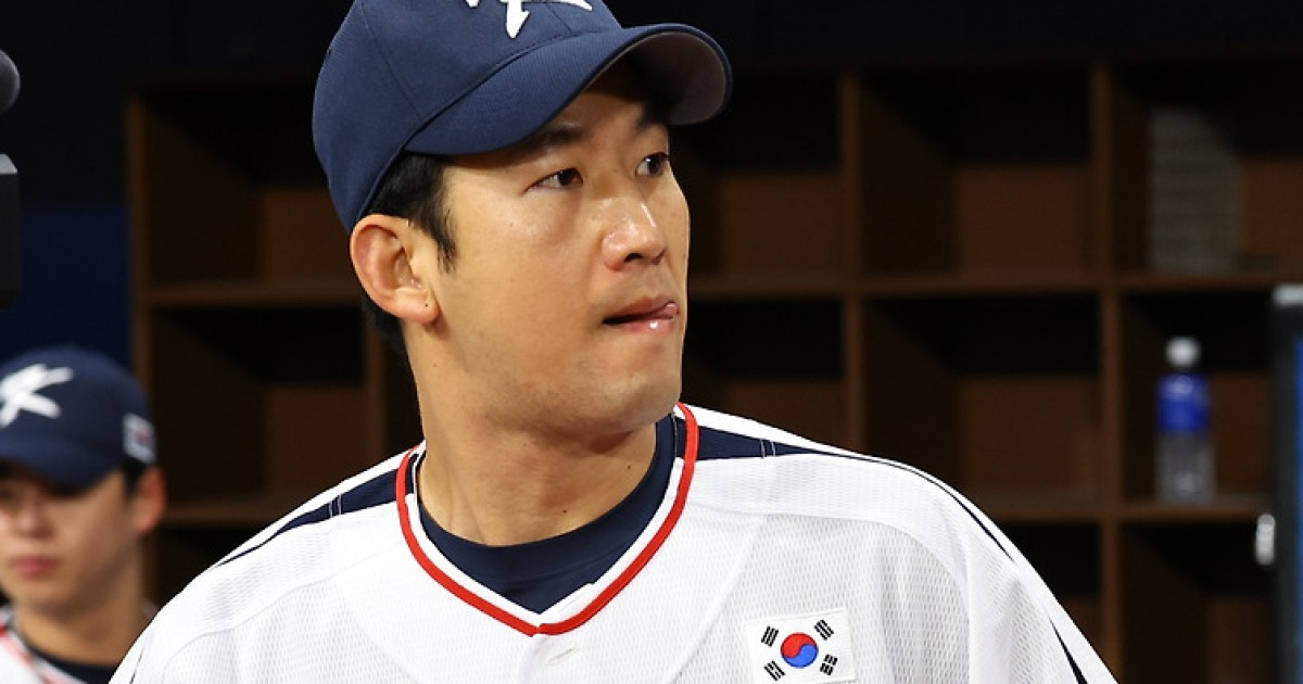 WBC 대표팀서 부상자 또 나왔다…포수 최재훈, 손가락 골절로 엔트리 제외 예정
