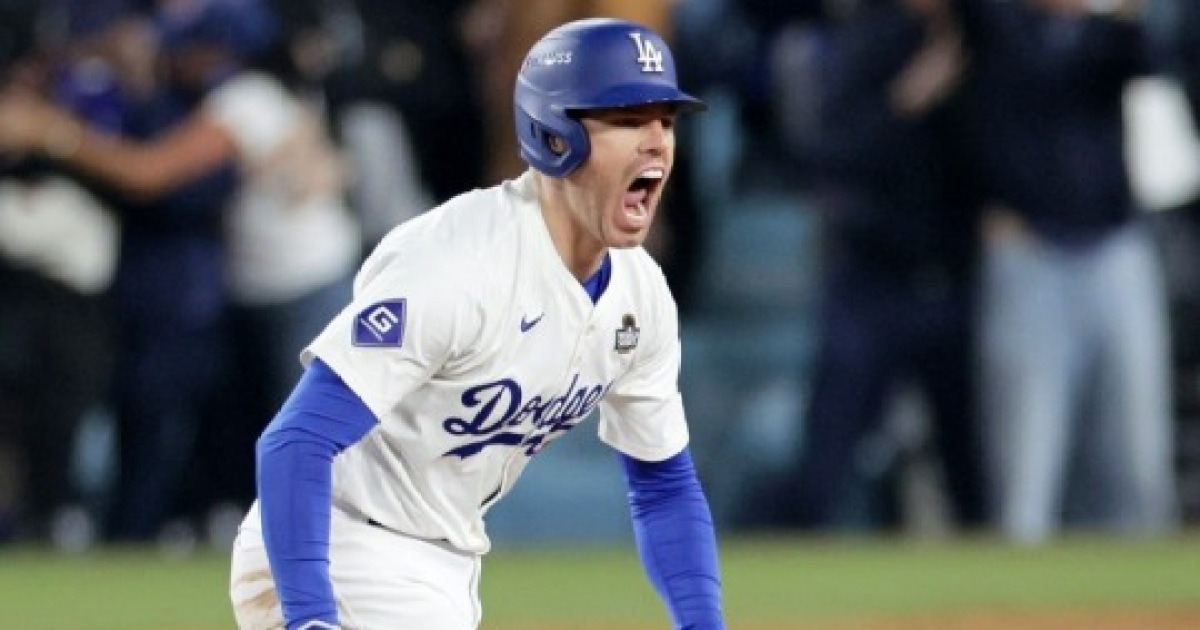 '이제 4년 남았다' 다저스 프리먼, 갑작스러운 은퇴 선언… '우승 신화' 뒤로하고 작별 준비?