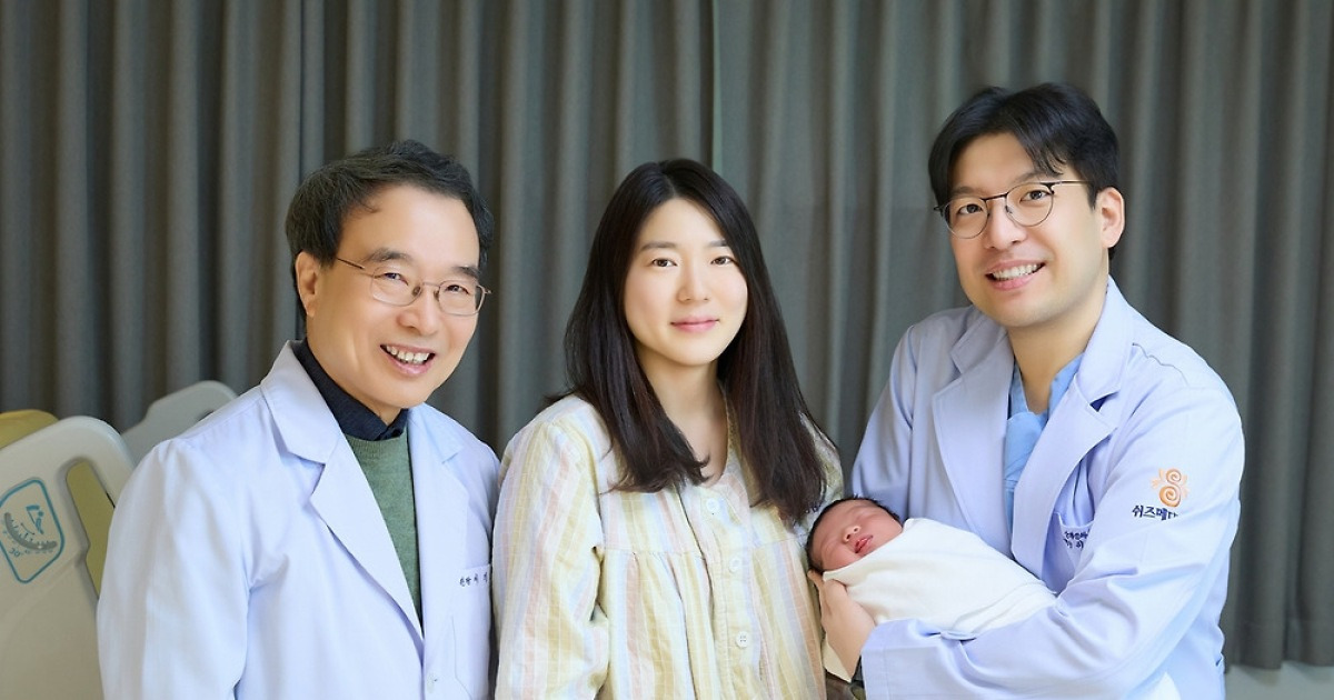 父親の医師の助けで生まれた新生児、35年後、医師の助けで息子が出産