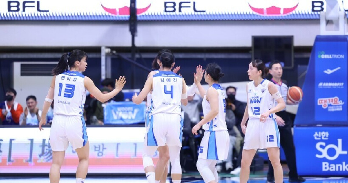 ‘김단비 더블더블’ 우리은행, 신한은행에 힘겨운 승리...신한은행 6연패