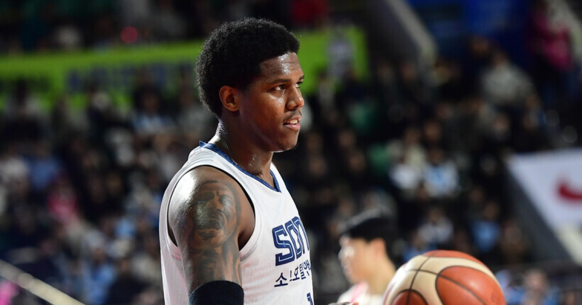 [부상] 부분 틀니 2개 빠진 나이트, 곧바로 병원 이동