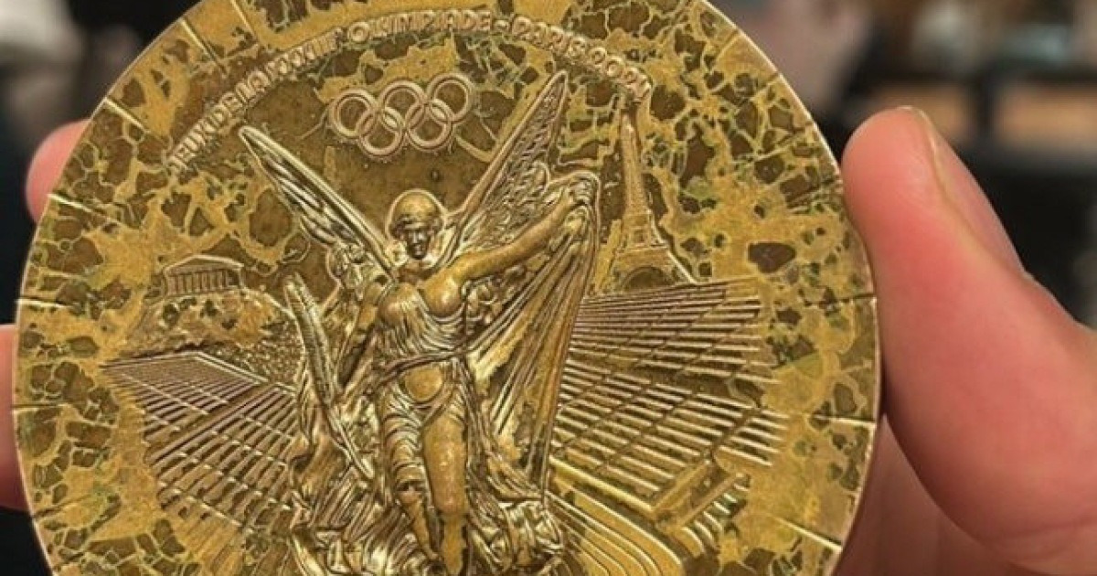 메달이 이 지경…받자마자 빛 바래고, 한 번 걸면 리본 ‘뚝’, 기쁨도 잠깐 ‘울화통’