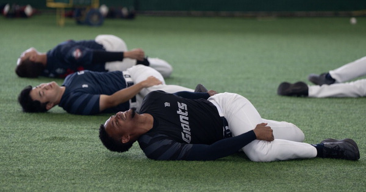 외인 원투 펀치·日코치진 맞춤지도…롯데에 ‘새 바람’ 분다