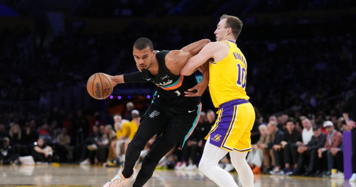 NBA 샌안토니오, 레이커스에 136-108 승리…4연승 질주