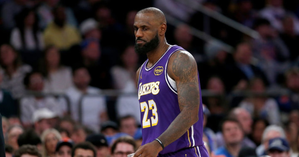 '킹' 르브론, 결국 부상에 발목… 21시즌 연속 올-NBA 선정 마침표