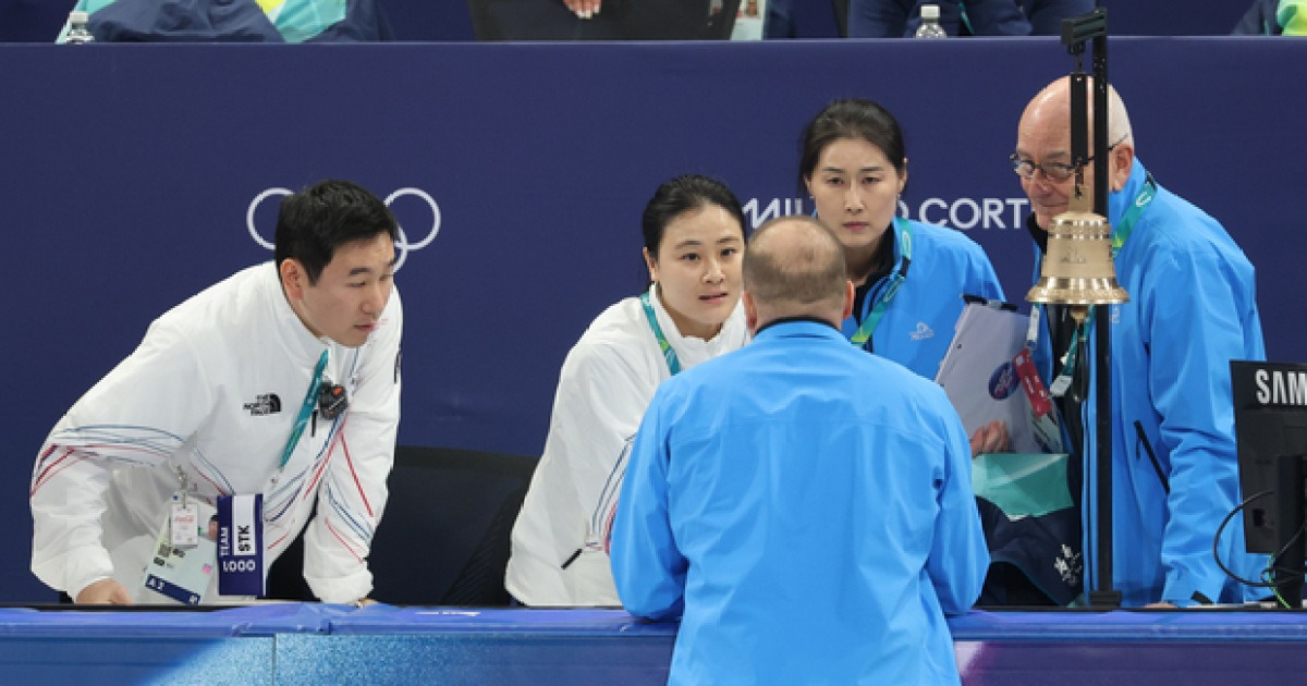 쇼트트랙 김길리 넘어지자 ‘100달러’ 들고 질주한 코치…심판에 돈 준 이유는?