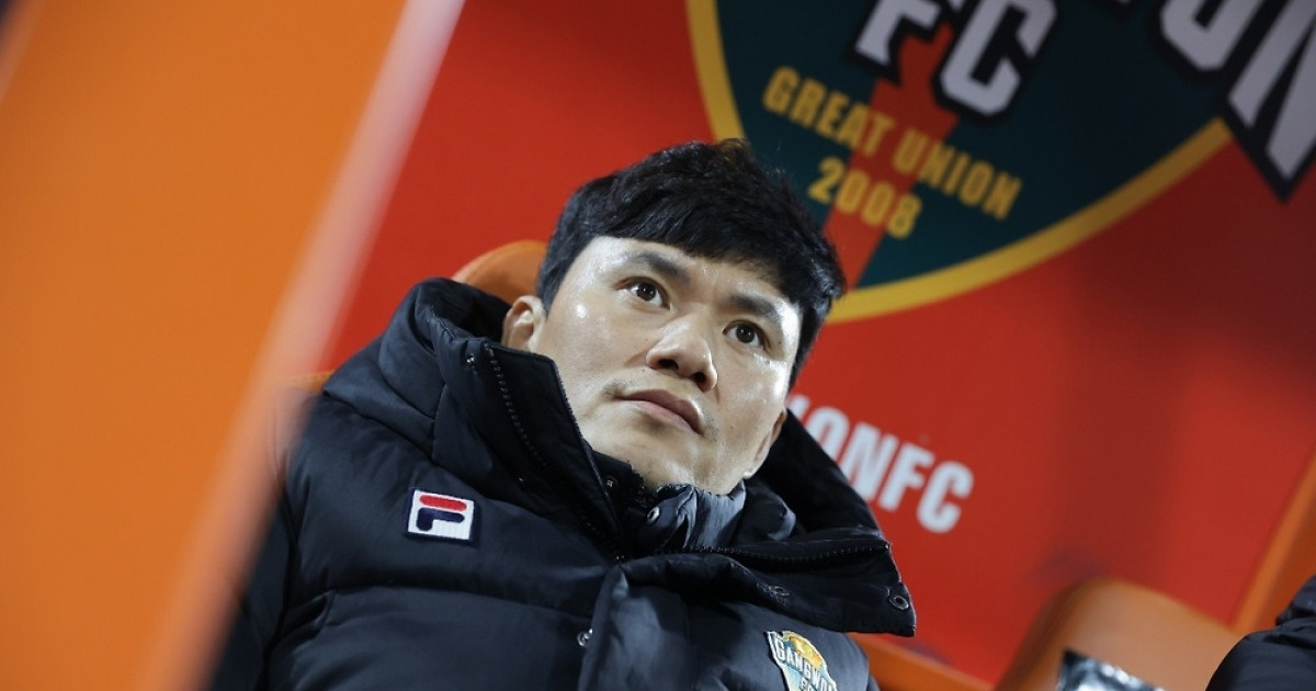 강원, '中 챔피언' 꺾고 정경호 2년 차+2026년 첫 경기를 승리로…상하이 포트와 ACLE 7차전 맞대결