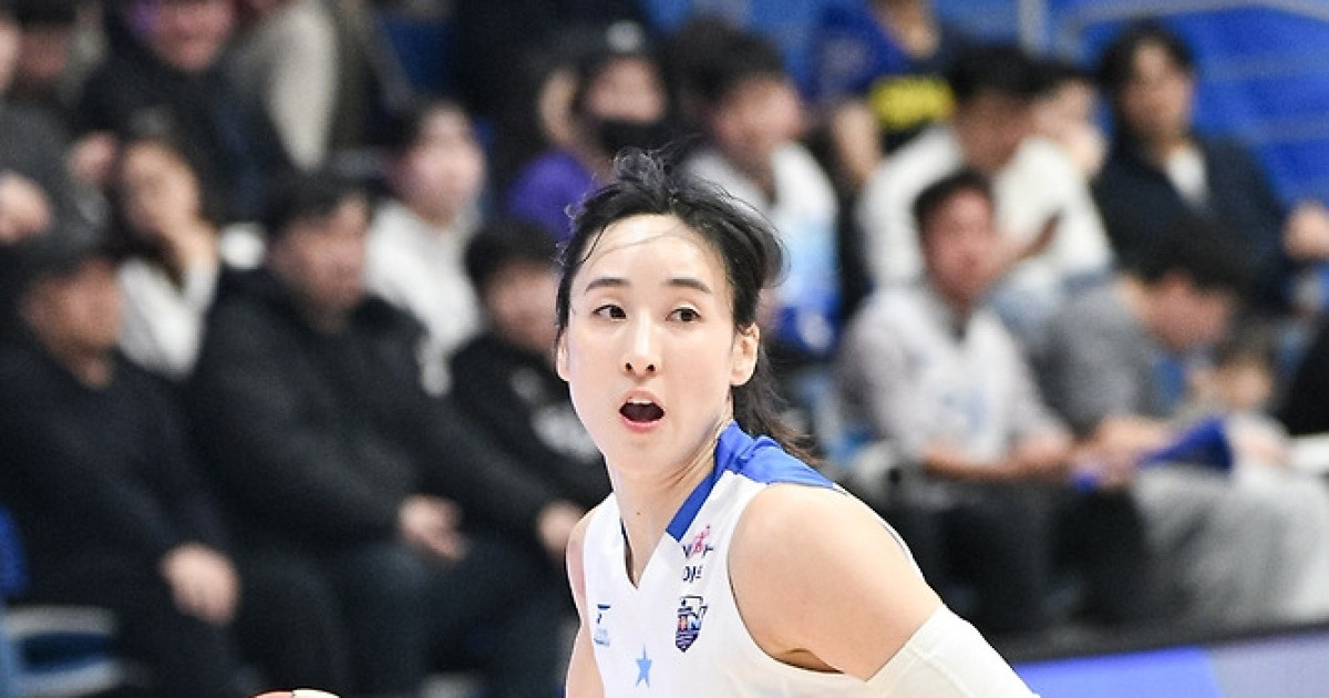 여자농구 우리은행, 신한은행 6연패 몰아넣고 단독 3위로