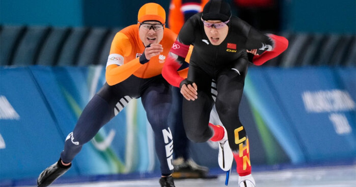 달리다 '툭', 날아간 메달…중국에 분노해 '나홀로 질주'