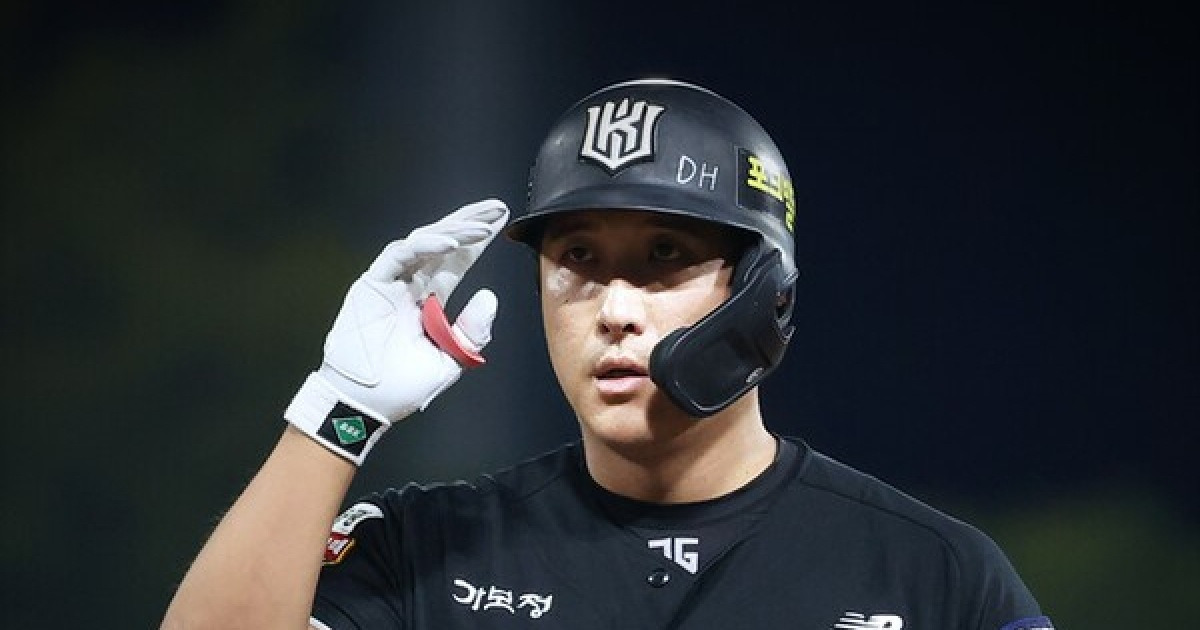 [공식발표] 깜짝 복귀! '은퇴 선언' 황재균, KT 스프링캠프 평가전서 마이크 잡는다…멜버른 상대로 3경기 진행