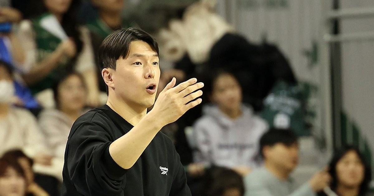 '개인사유'로 지각 출근한 삼성 김효범 감독, 제재금 300만원