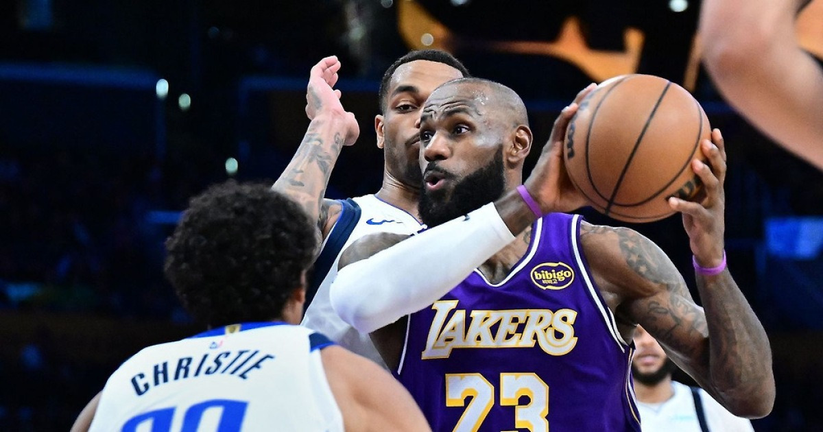 '41세 44일' 르브론, 23년 만에 NBA 최고령 트리플더블 경신