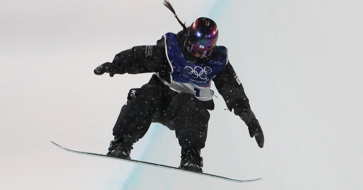 최가온, 스노보드 하프파이프 금메달...대역전 드라마