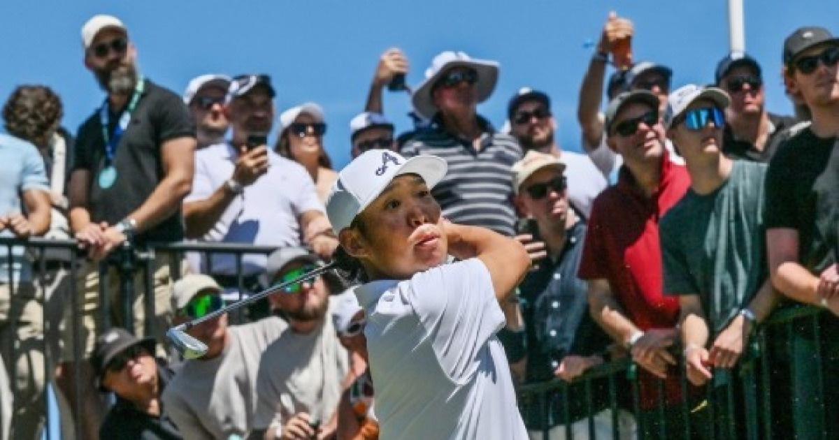 앤서니 김, LIV 골프 호주 대회 3R 14언더파 단독 3위...디섐보·람과 5타 차