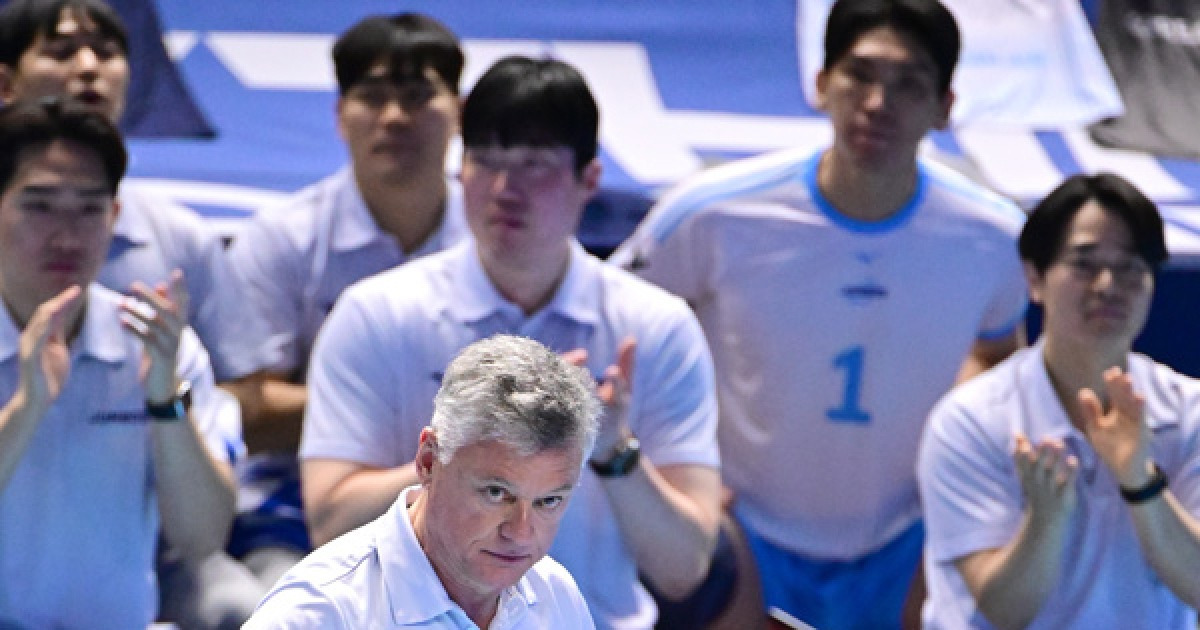 “끝날 때까지 전투적인 경기가 될 것” 선두 현캐 상대하는 헤난 감독의 각오 [MK현장]