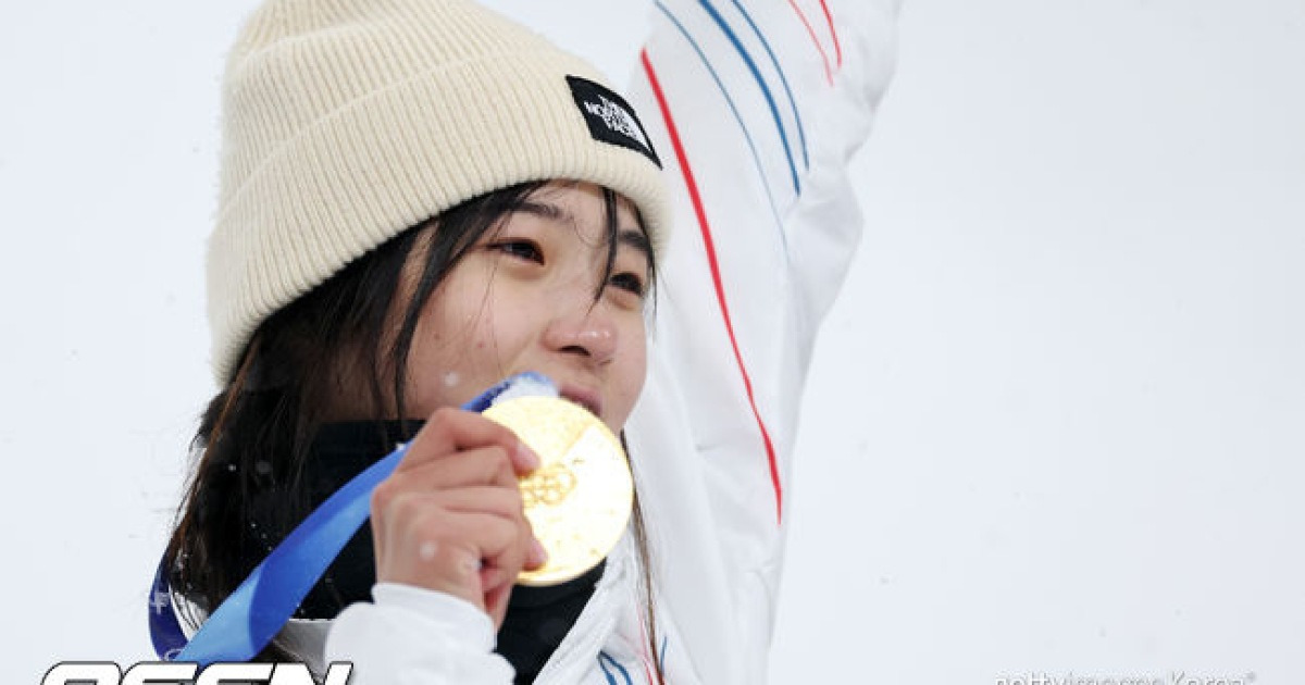 英 BBC도 주목한 08년생 천재 탄생의 순간, 최가온 극적인 역전 금메달..."클로이 김도 극찬" [2026 동계올림픽]
