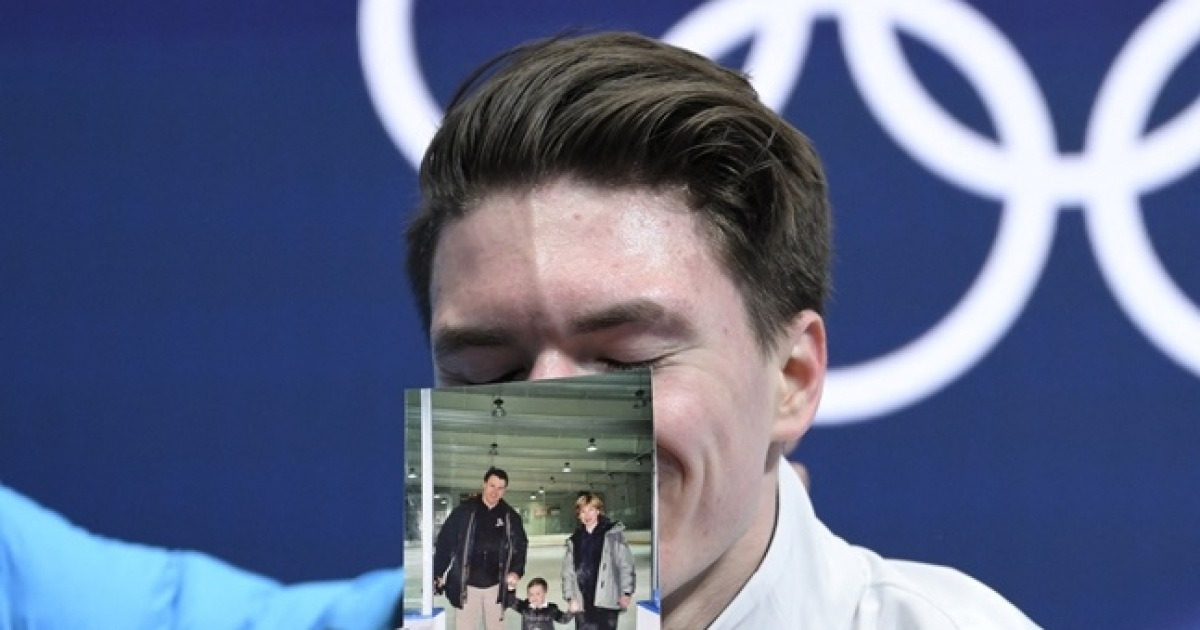 차준환 韓 역사 쓴 날... '부모 잃은 비극' 피겨 스타, 감동의 올림픽 데뷔전 "어머니, 아버지 위한 무대였다" [밀라노 올림픽]