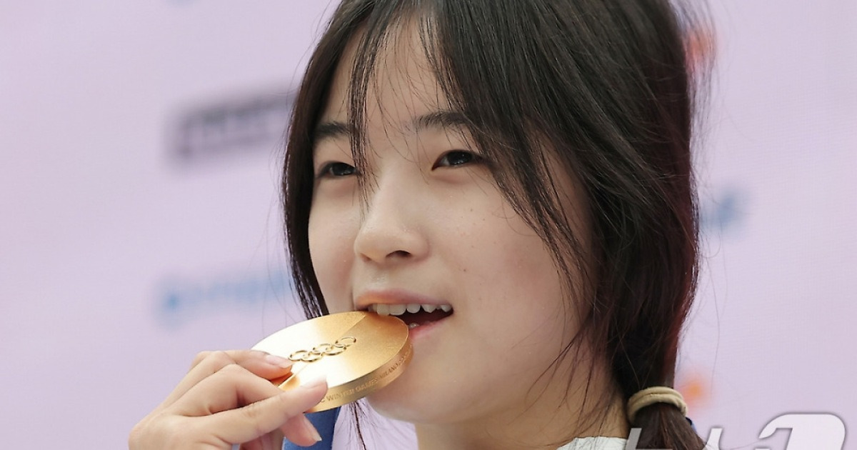 '병원행 거부' 최가온 "일단 발가락부터 움직였어요" 걷지도 못했는데 '30분 뒤' 세계 정상 선 金 '비화 공개' [밀라노 현장 일문일답]