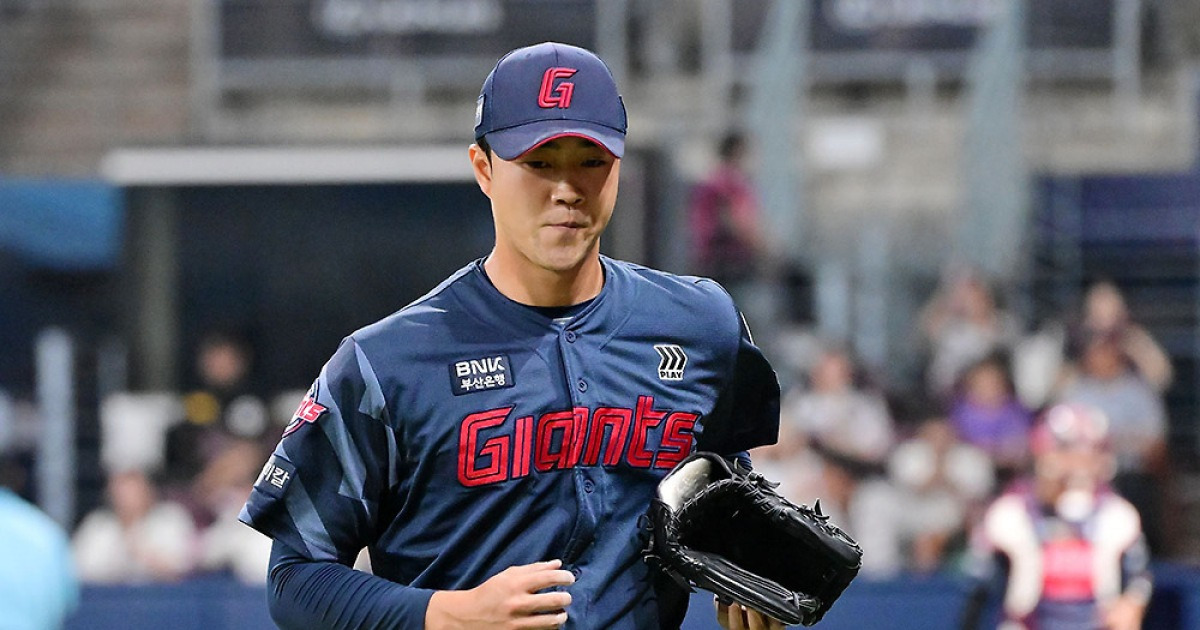 롯데 '부활한 아픈 손가락' 윤성빈, 문동주·안우진 이어 '韓 투수 3위'…"잠재력 있는 숨은 보석"