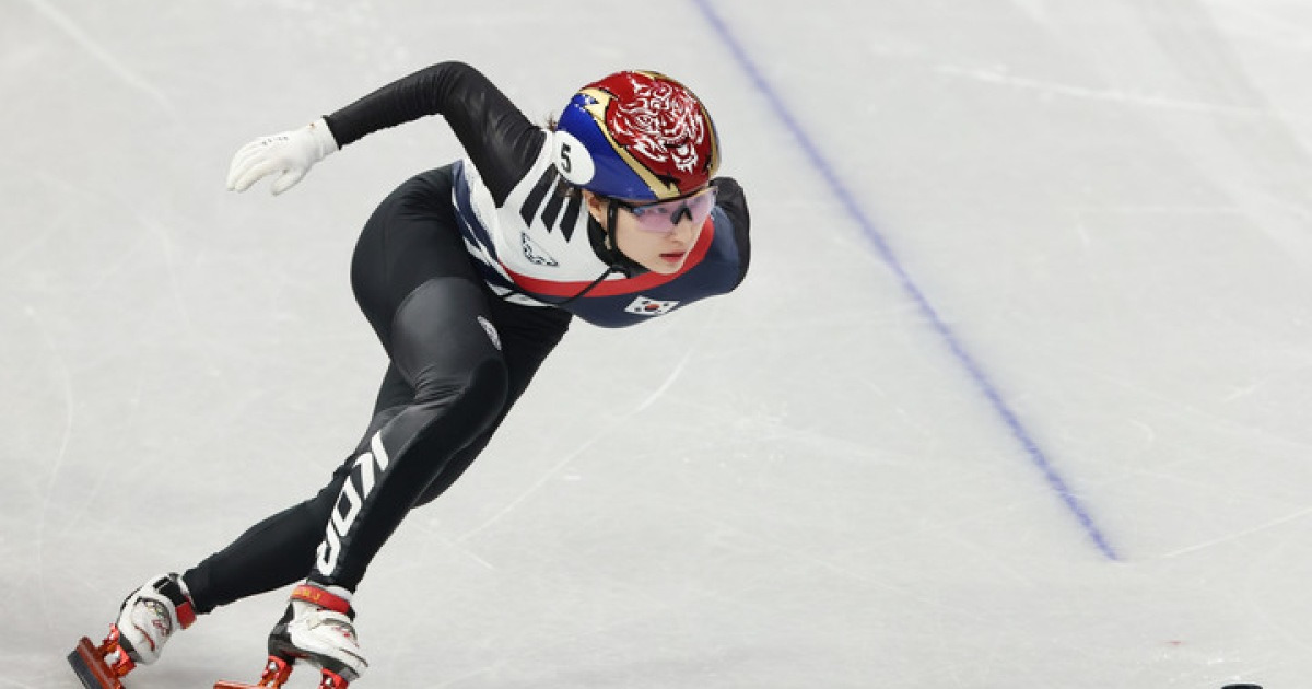 '쇼트트랙 여제' 최민정, 1000m 예선서 킴 부탱 제치고 조 1위로 준준결승 진출 [2026 밀라노]